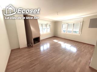 Piso  Carrer major 316. Amplio piso con parking y trastero en el centro del pueblo