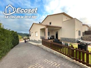 Chalet  Carrer major 316. Descubre esta magnífica vivienda ubicada en vallirana, a pocos m