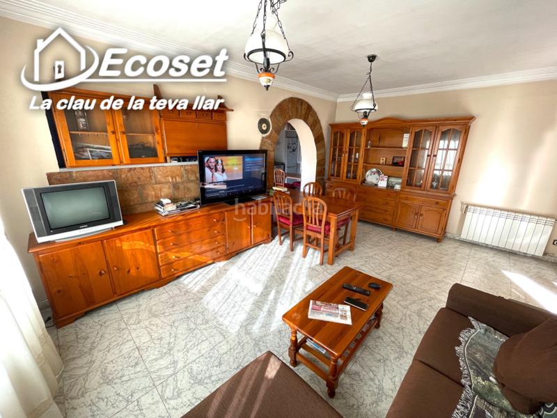 Foto b3cdd836-d951-4b1c-8366-9bf689886bef. Chalet in carrer major 83 in Cervelló