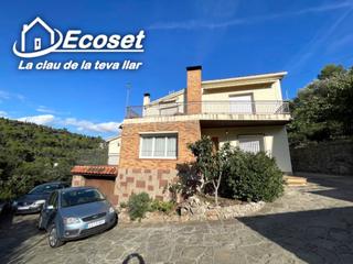 Xalet a Carrer major 83. Casa independiente en parcela de 736 m en cervell, junto a cor