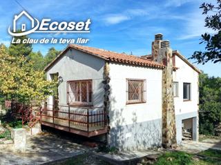 Xalet a Carrer major 316. Vivienda en parcela de 2.400 m² – muchas posibilidades