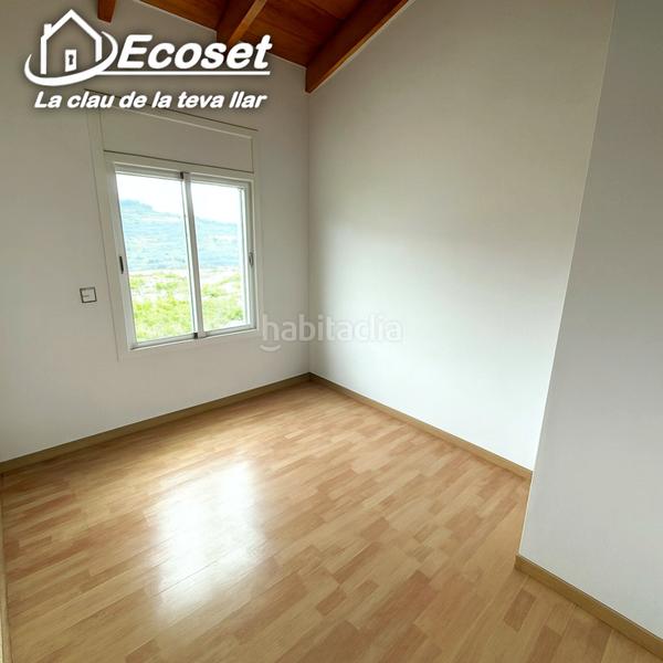 Foto 341e9416-a2e9-4d33-955a-a12fee7becdf. Chalet in carrer major 316 in Vallirana