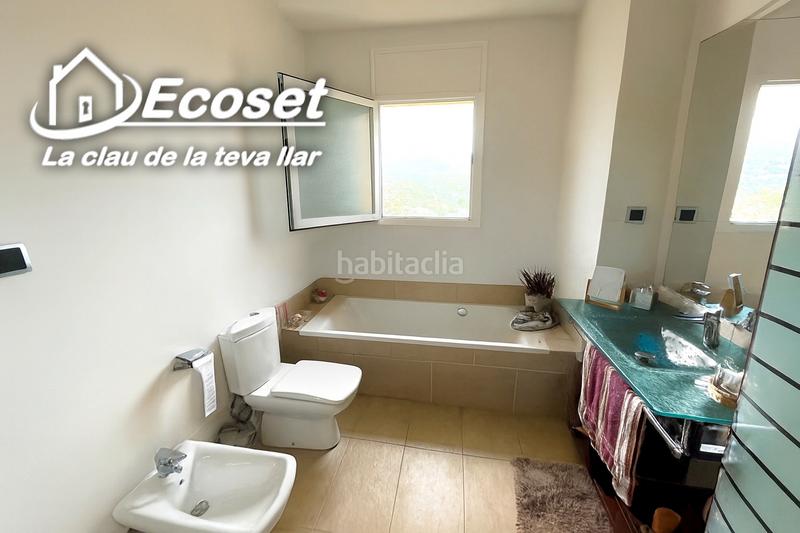 Foto 99ccd0b3-be71-4c58-aab8-aaf26ae4192a. Chalet in carrer major 316 in Vallirana