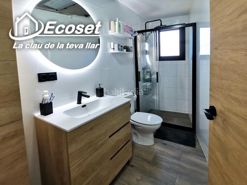 Foto b97fb96f-873f-4102-8d52-b534df528c9d. Chalet in carrer major 316 in Vallirana