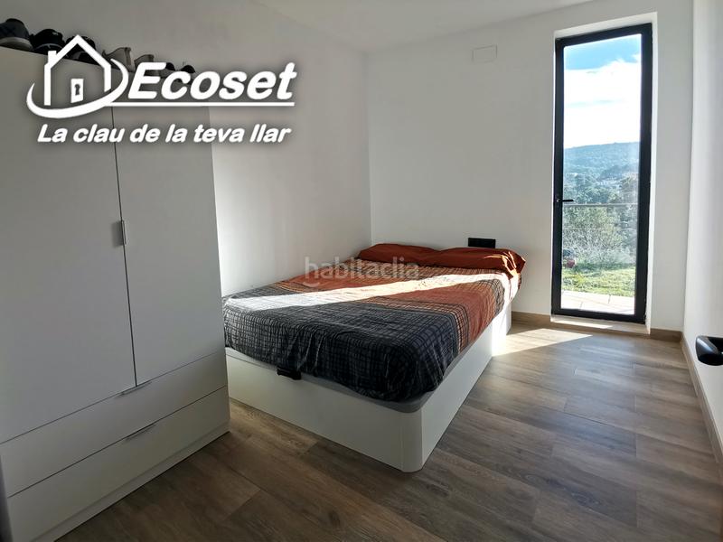 Foto f9bfd13c-2711-4d1f-9408-e5f7d46e8a80. Chalet in carrer major 316 in Vallirana