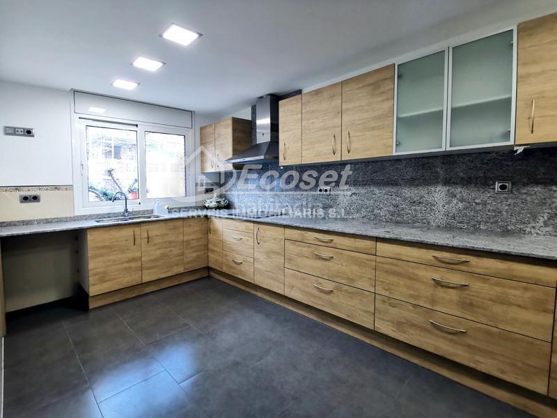 Foto 0cd0444f-7eee-4874-8d5c-2b3e81ed44db. Xalet a carrer major 316 a Vallirana