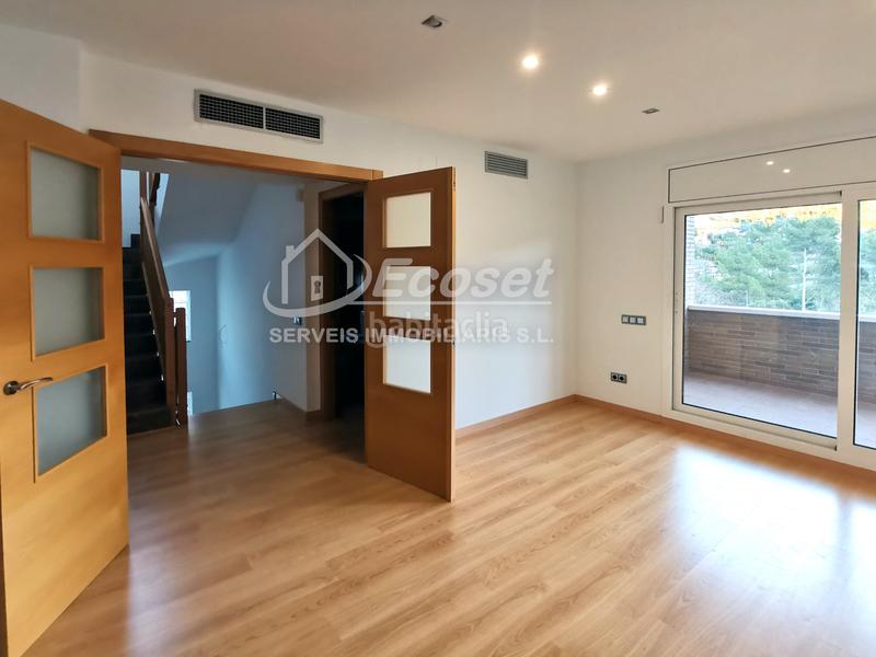 Foto 537f1458-e76e-4723-a596-37d583737b91. Xalet a carrer major 316 a Vallirana