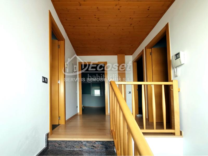 Foto 7345548c-fafd-4de1-a274-044ccf09b0ac. Xalet a carrer major 316 a Vallirana