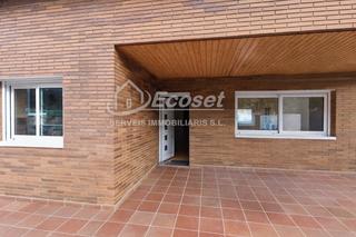 Chalet à Carrer major 316. Prácticamente a estrenar