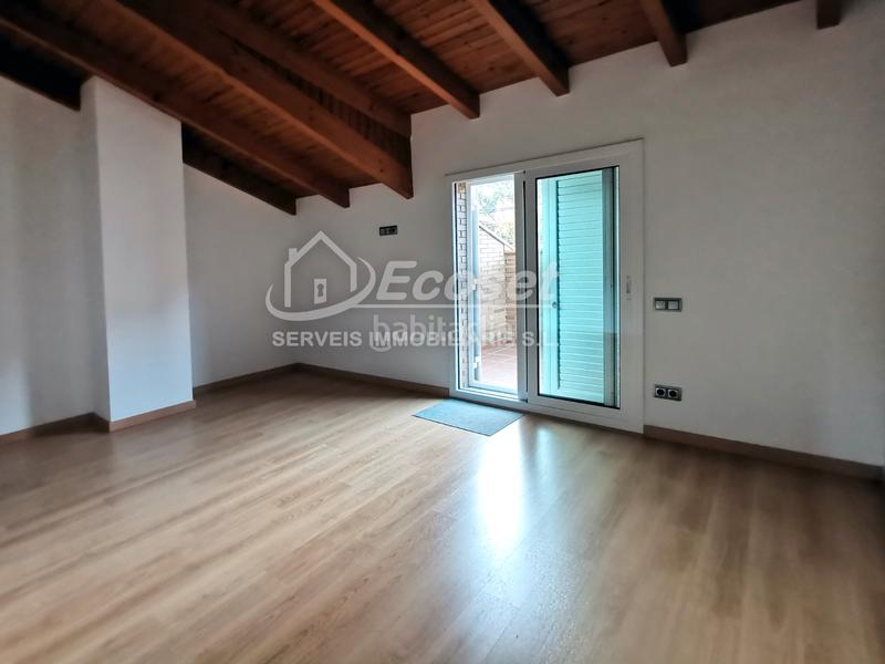 Foto c671b674-5be5-4e08-a42e-cd6ba96d3fca. Xalet a carrer major 316 a Vallirana