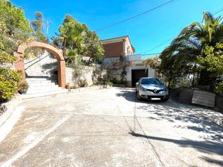 Chalet à Cervelló. Chalet para dos familias