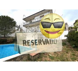 Chalet en Carrer major 316. Venta de chalet independiente en vallirana