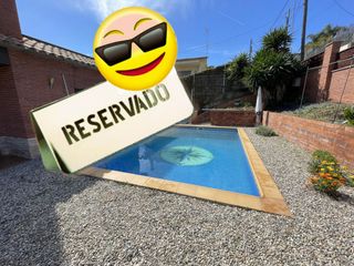 Chalet in Carrer major 83. Exclusivo chalet con piscina y vistas a la montaña en cervelló