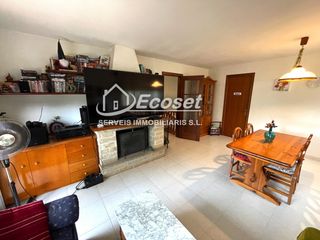 Chalet in Vallirana. Casa con parcela de 980 m², ampliación y gran potencial