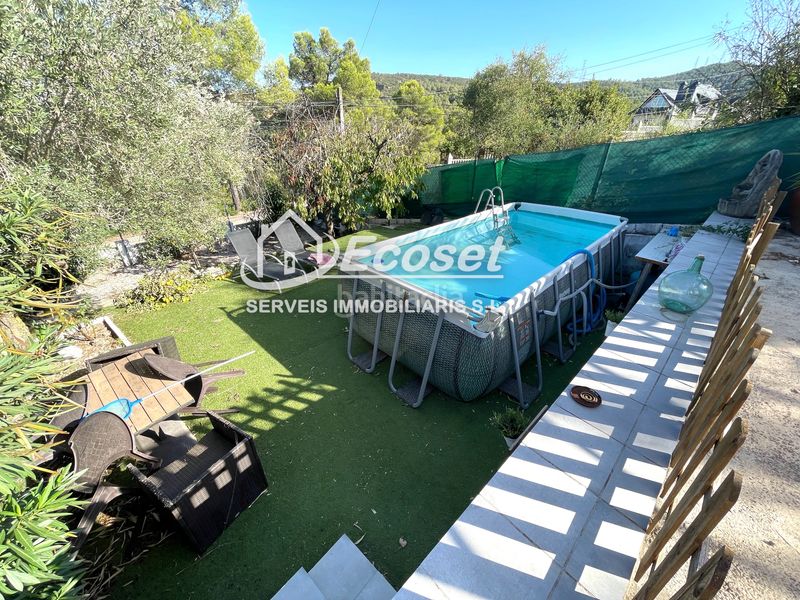 Foto ba38ca33-63ce-4d68-b03e-89a8dd3378e0. Xalet amb xemeneia calefacció aparcament a Vallirana