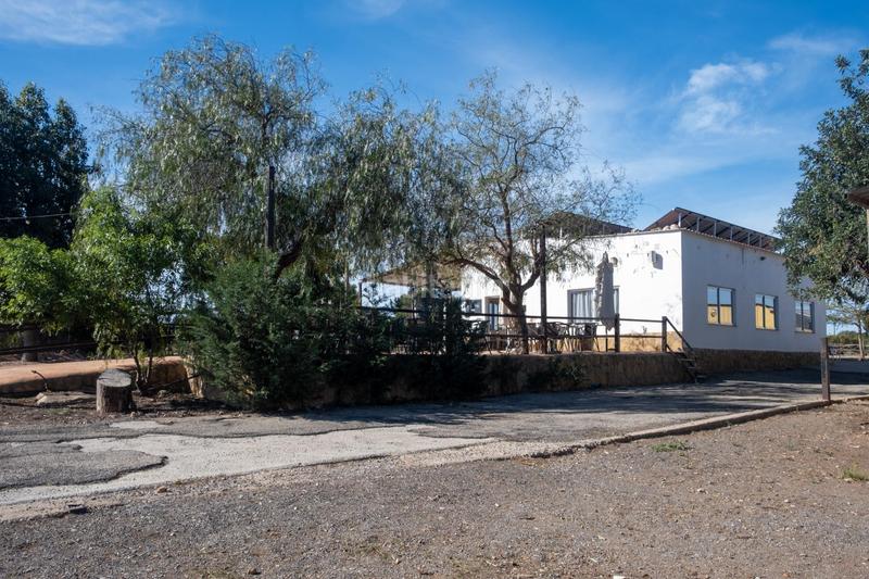 Foto 170fd736-1af8-4af1-bbff-596f1c46fdc3. Masía finca a la venta en betera, chalet, hípica y restaurante en Bétera