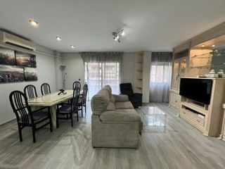 Miete Etagenwohnung in La Creu Coberta. Alquiler con todas las comodidades cerca del centro de valencia!