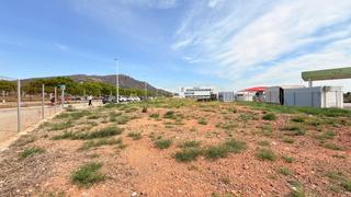 Terreny residencial a Puçol Ciudad. Parcela industrial esquinera en puçol