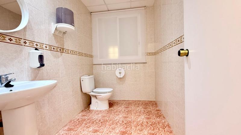 Foto b1fd7d3c-6fe3-46e0-a66e-16b97566e521. Alquiler local comercial fantásticas oficinas en Puçol ciudad Puçol