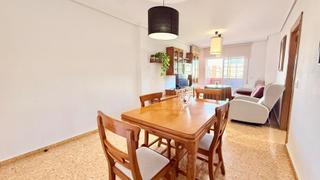 Piso en Catarroja. Oportunidad en catarroja! piso amplio con 4 habitaciones dobles
