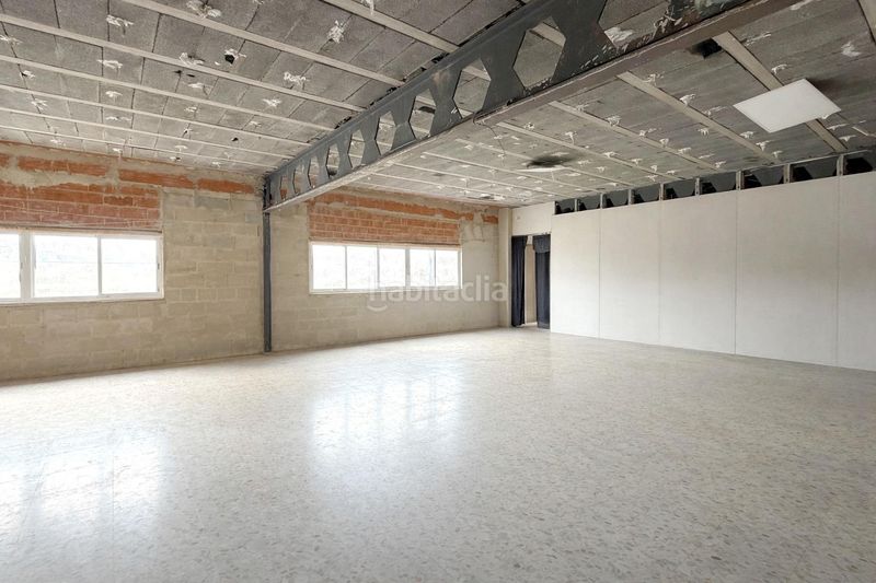 Foto 0f06aab0-3137-4c2a-822f-f4518417aff1. Nau industrial a Nuevo Centro Sagunt
