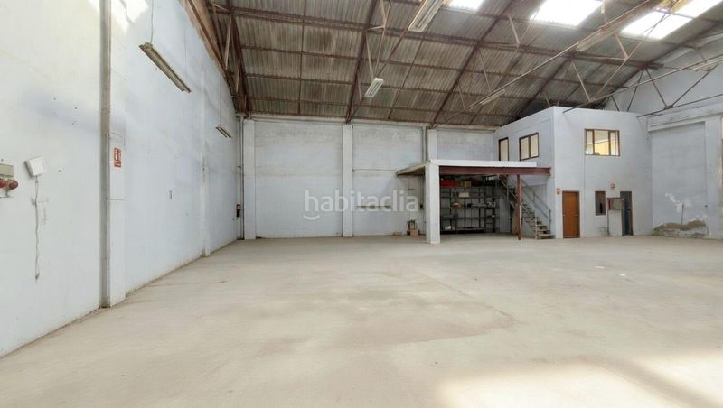 Foto bdc0b688-283f-447f-9f0b-f50f379577dd. Nau industrial a Puçol ciudad Puçol