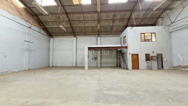 Foto c5d1489c-4567-43b2-8339-6ba6c609f693. Nau industrial a Puçol ciudad Puçol