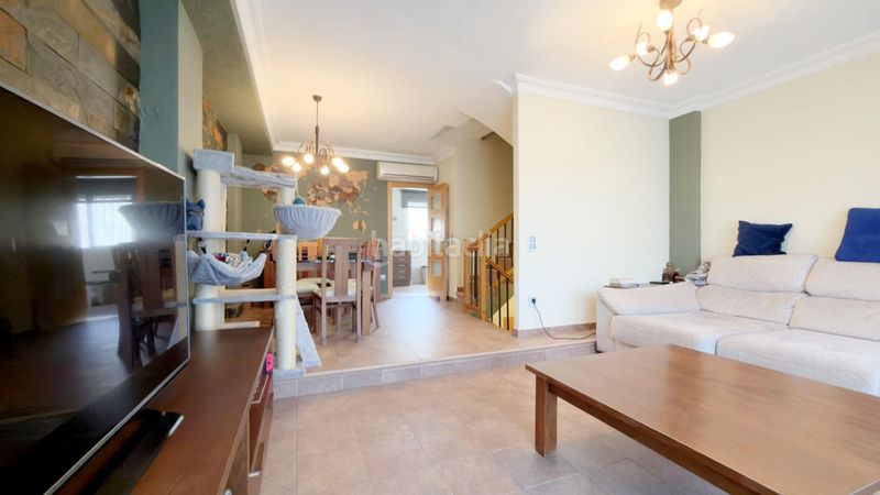 Foto 4d73ae79-17f3-4d57-a840-f1a91e391809. Casa adossada amb aparcament a Massamagrell