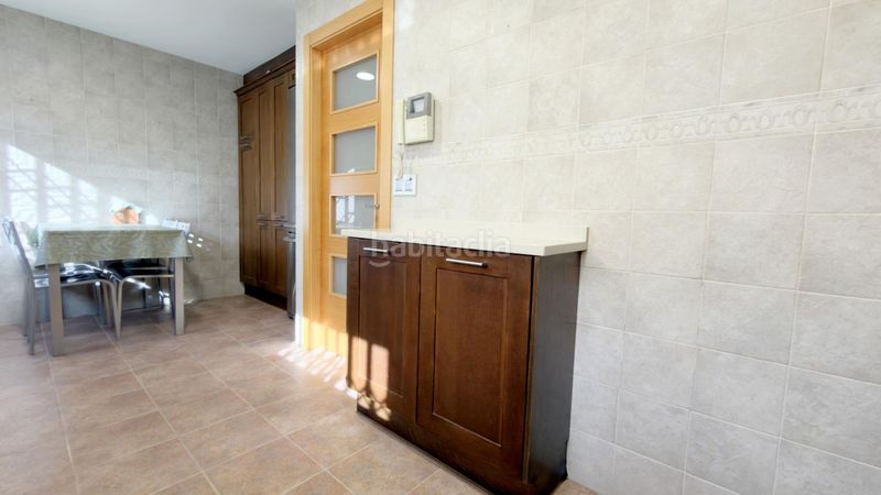 Foto 4fc34326-dbfe-470d-924d-a285c7a8224f. Casa adossada amb aparcament a Massamagrell
