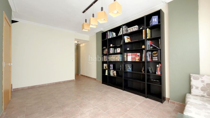 Foto a29369f7-bff3-40cc-8f3d-253d01adcedc. Casa adossada amb aparcament a Massamagrell