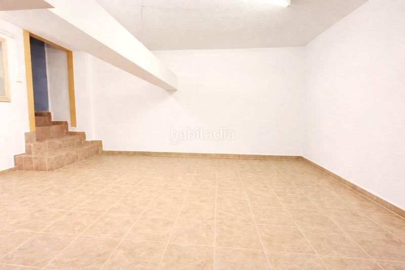 Foto a471229b-d44c-4606-835f-970cc7aeae40. Casa adossada amb aparcament a Massamagrell