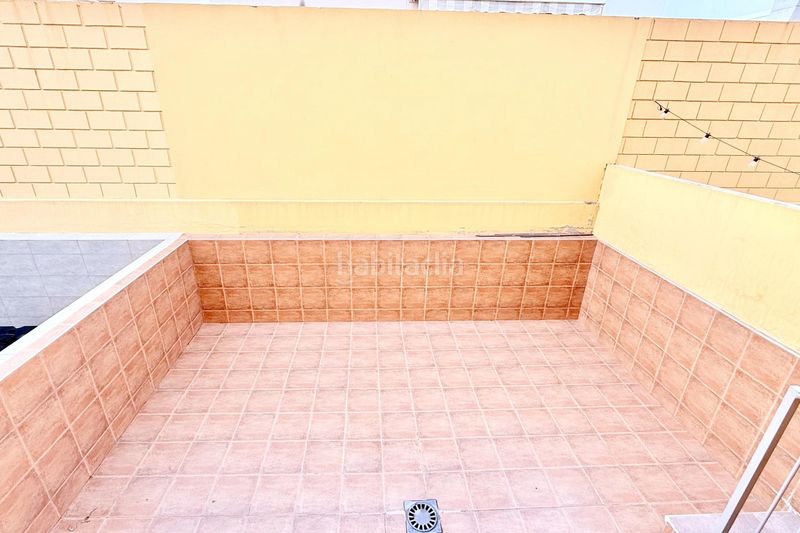 Foto b3710cf7-db95-4d62-8e60-1d58563ca7a0. Casa adossada amb aparcament a Massamagrell