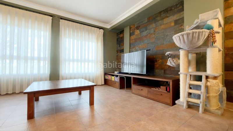 Foto b990b6a0-5756-4b66-a258-5bbfbcb9aea1. Casa adossada amb aparcament a Massamagrell