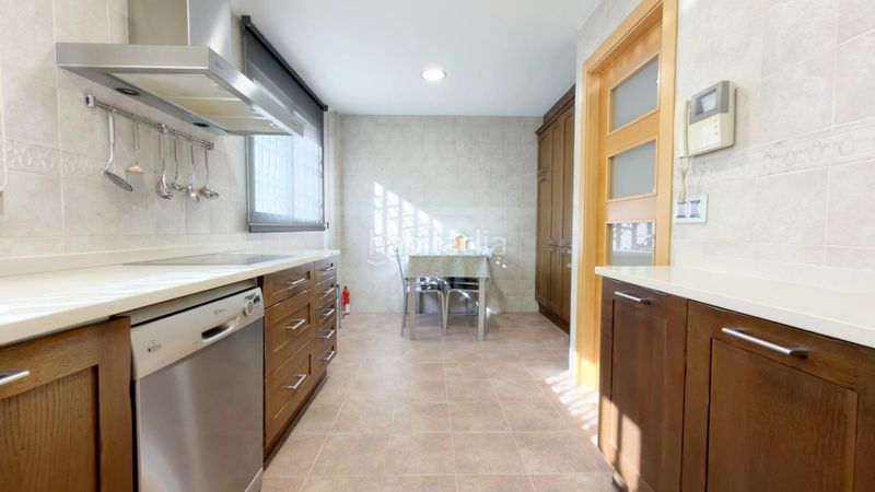 Foto e704ad23-3967-4f62-927d-cb2abcaf814b. Casa adossada amb aparcament a Massamagrell