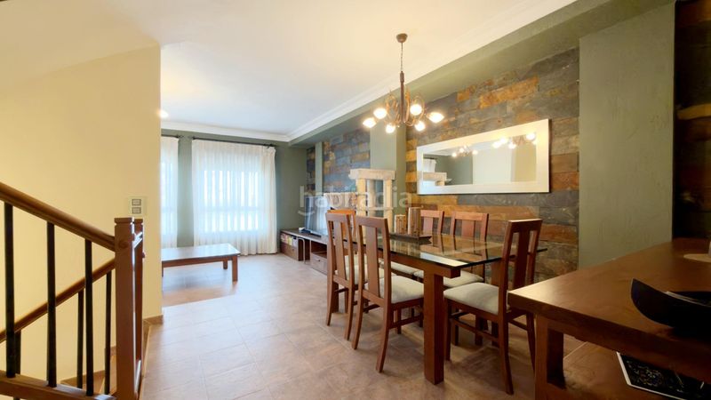 Foto f5a296f1-d729-4bf8-91dd-5b2543305451. Casa adossada amb aparcament a Massamagrell