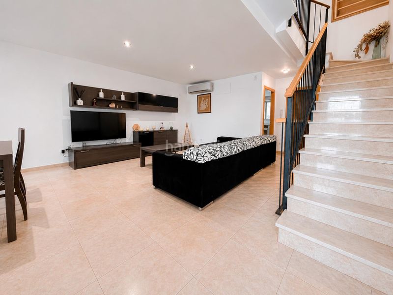 Foto ab073af3-4a92-4435-986f-aa3c7f1bc7e5. Casa adossada amb calefacció aparcament a Real de Montroi