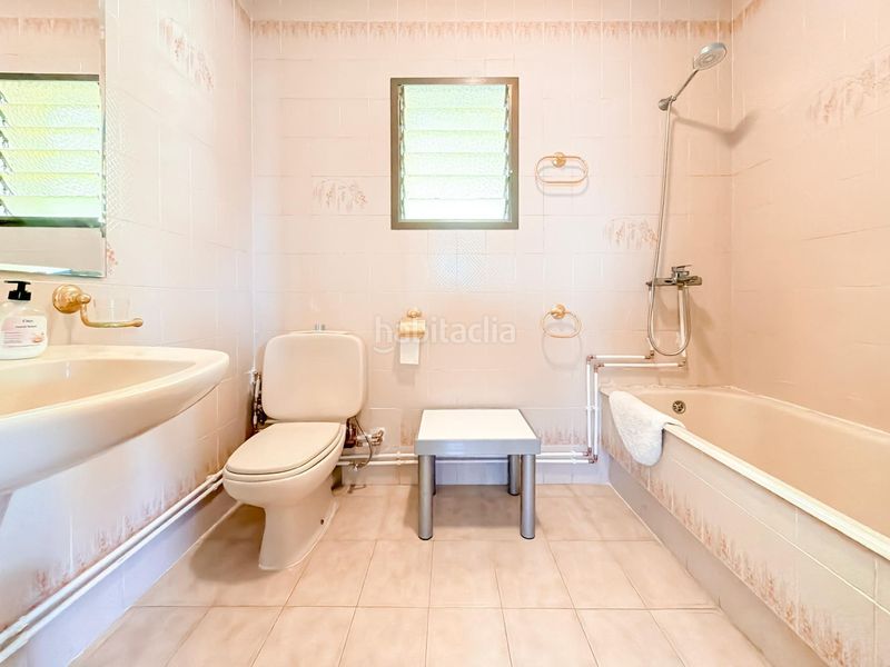 Foto 2b7c38a6-18af-4140-9303-2da5da23b7d3. Xalet amb aparcament piscina a Montesol Eliana (l´)
