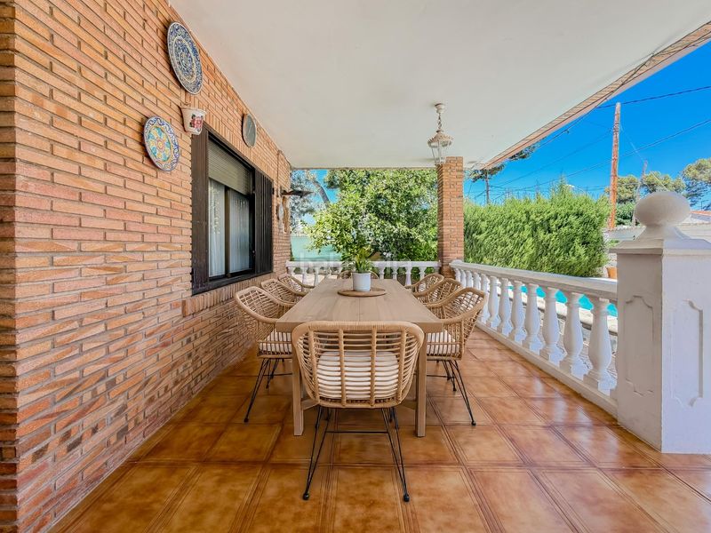 Foto f44b7d7c-192b-4ec7-8a9d-e67a1e3e9ea1. Xalet amb aparcament piscina a Montesol Eliana (l´)