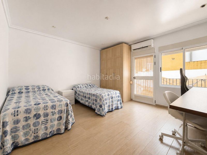 Foto 4d490385-8376-4300-85bd-b571b4096955. Casa amb aparcament a Zona Alta Puçol