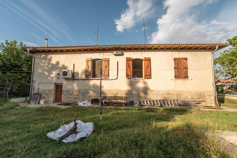 Foto aac8598f-f3c0-4188-b23e-c9659c046576. Masía casa independiente con terreno en Marcilla