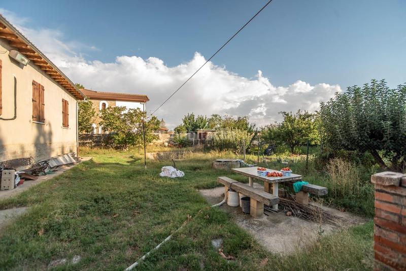 Foto cc0d8c0d-dc96-4493-a630-201764351358. Masía casa independiente con terreno en Marcilla