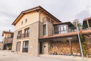 Doppelhaus en Esteribar. A solo 10 minutos de pamplona, en la tranquila localidad de urda
