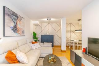 Dachwohnung en Iza. Bonito atico en zuasti