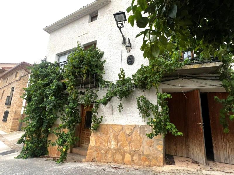 Foto 79f9e604-25da-4eb2-a002-9eb8fd986874. Casa adossada amb aparcament a Cirauqui