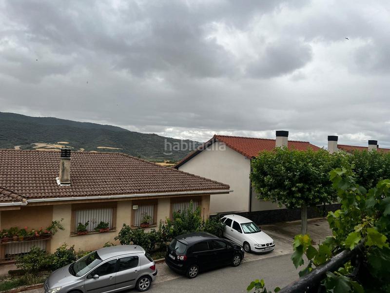 Foto 81d4000d-e37c-472f-999c-f3a959267dab. Casa adossada amb aparcament a Cirauqui