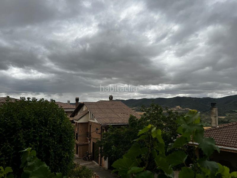 Foto a8ec532d-44cb-4daf-86d1-f1977b02f8bc. Casa adossada amb aparcament a Cirauqui