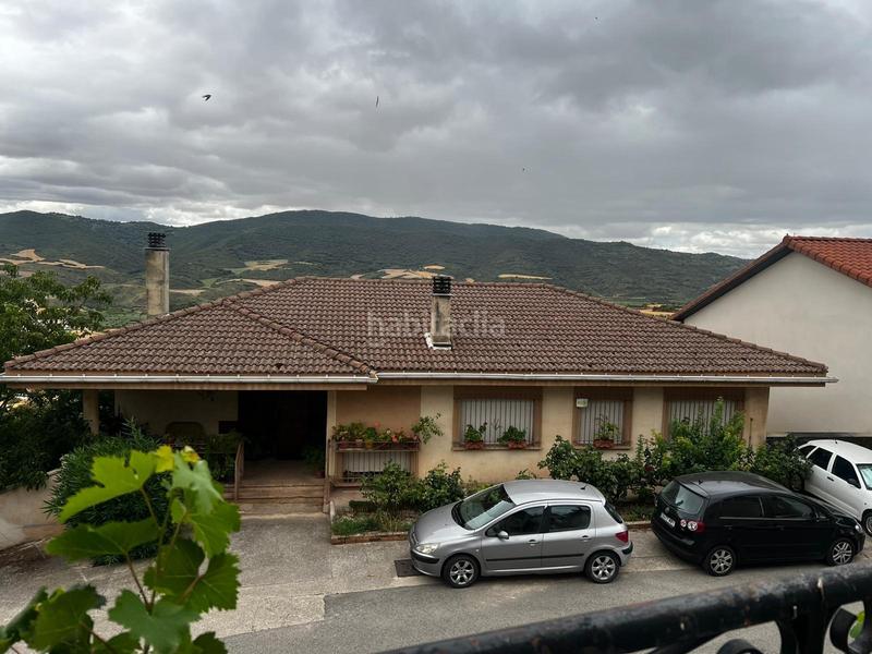 Foto f9fefad3-614e-4641-9ce7-cd2b3c0eb71f. Casa adossada amb aparcament a Cirauqui