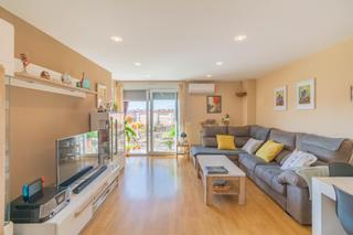 Pis  Calle de bernardino tirapú. Vivienda 3h,2b, gt, reformada integralmente, luminosa y con gara