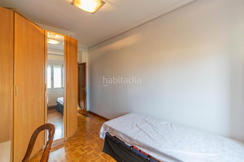 Foto fbff3c73-47c1-40a6-8e63-ef2bbb6b045f. Flat with heating in San Juan Pamplona / Iruña