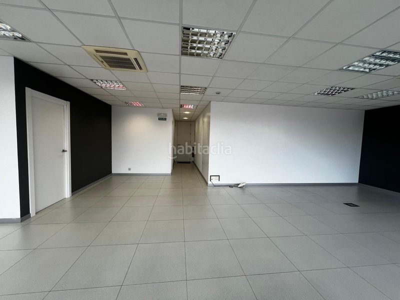 Foto e79d3793-4b46-442b-a236-5b35a4e745c7. Oficina a Aranguren